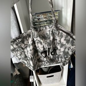 Alo Yoga Bag